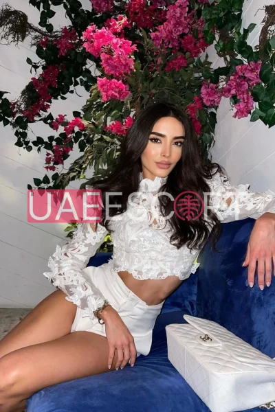 Janine, bust size B, height 170, weight 53, age 25