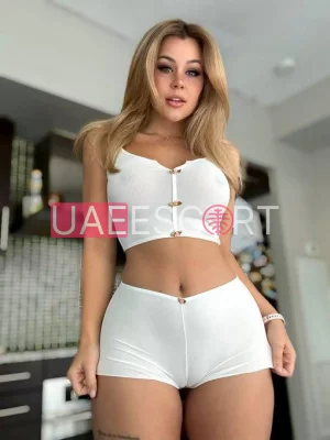 Abie , bust size B, height 170, weight 65, age 28
