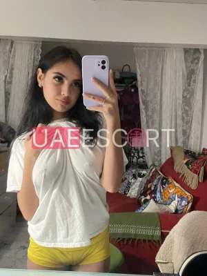 Jennifer , bust size B, height 175, weight 45, age 25