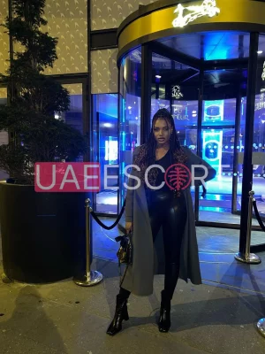 Jess , bust size B, height 178, weight 73, age 23