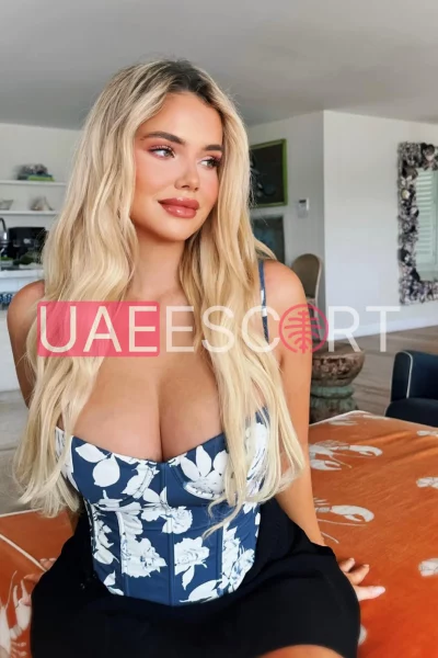 Kacie-71, bust size D, height 166, weight 65, age 28