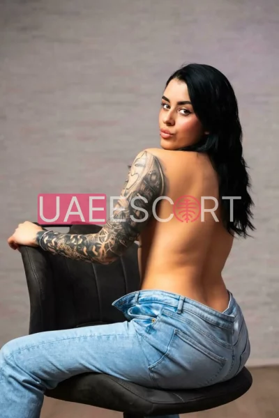 Karan, bust size B, height 169, weight 60, age 28