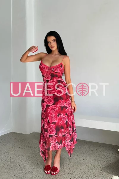 Laila, bust size D, height 170, weight 68, age 27