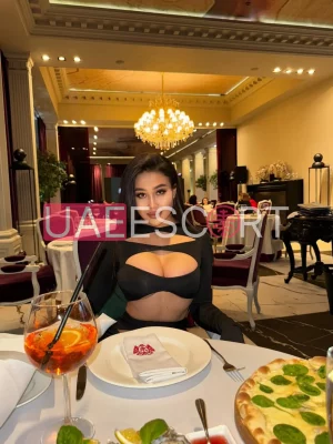 Laurette , bust size C, height 170, weight 55, age 24