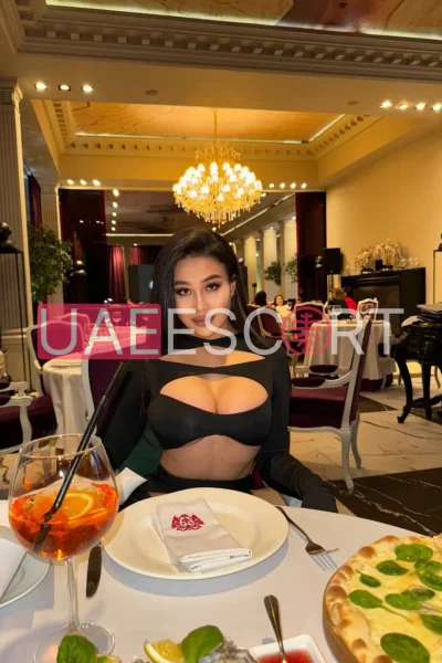 Laurette, bust size C, height 170, weight 55, age 24