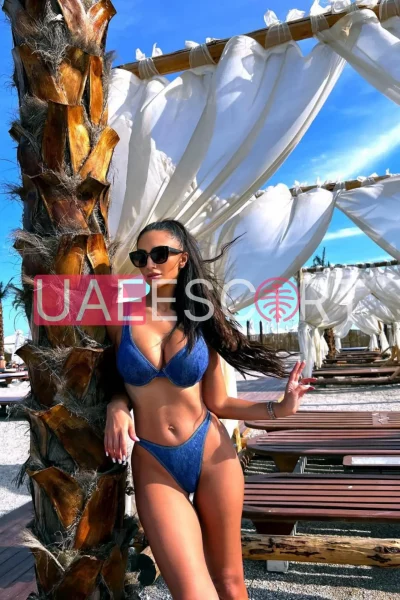 Leola, bust size B, height 168, weight 51, age 28