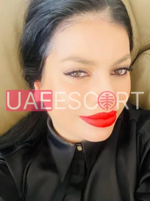 Adrianna , bust size B, height 169, weight 55, age 27