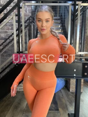 Afton , bust size B, height 170, weight 55, age 25