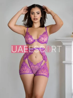 Lorena , bust size C, height 171, weight 69, age 24