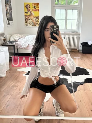 Maddison , bust size C, height 175, weight 77, age 24