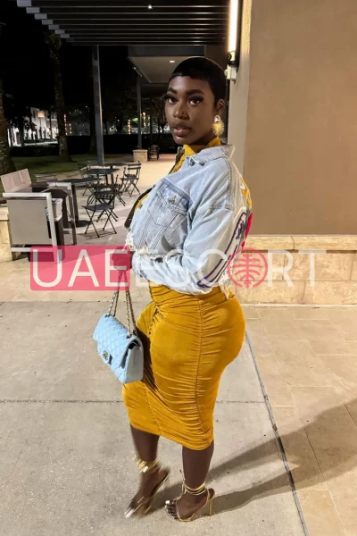 Amarion, bust size C, height 174, weight 72, age 28
