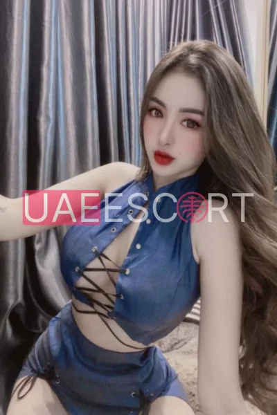 Beula, bust size E, height 162, weight 46, age 24