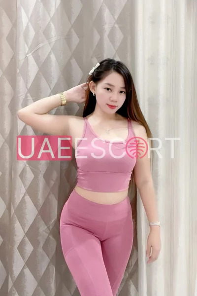 Elvie, bust size D, height 168, weight 48, age 24