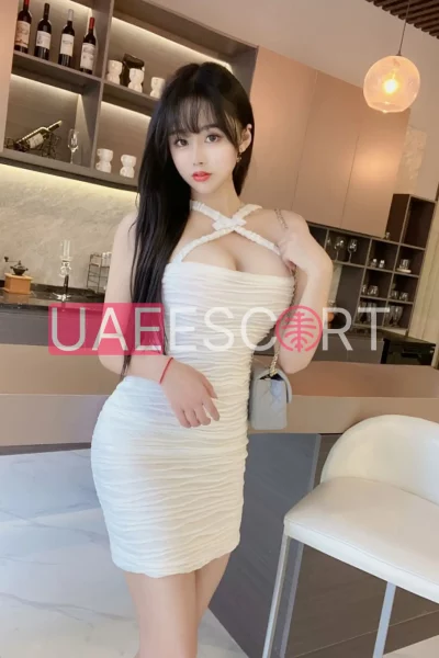 Evelyn, bust size D, height 168, weight 58, age 23