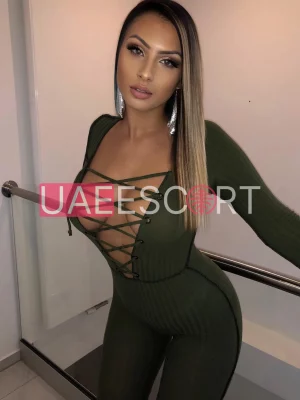 Kate, bust size B, height 172, weight 62, age 27