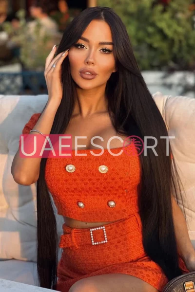 Kira, bust size B, height 170, weight 50, age 27