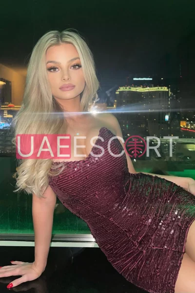 Kylie, bust size D, height 169, weight 66, age 24