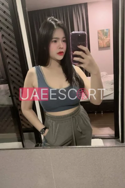 Lindsay, bust size B, height 157, weight 47, age 24