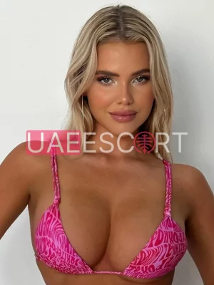 Linnea , bust size C, height 166, weight 58, age 26