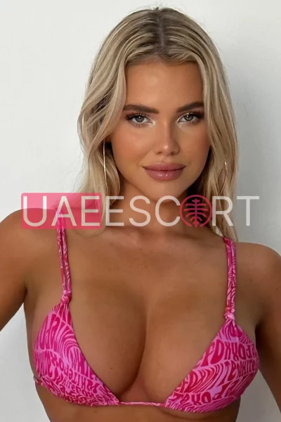 Linnea, bust size C, height 166, weight 58, age 26