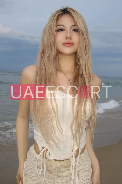 Ana, bust size C, height 164, weight 52, age 24