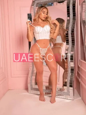Alexis , bust size B, height 170, weight 63, age 26