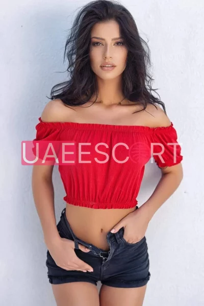 Alisha, bust size B, height 168, weight 53, age 25