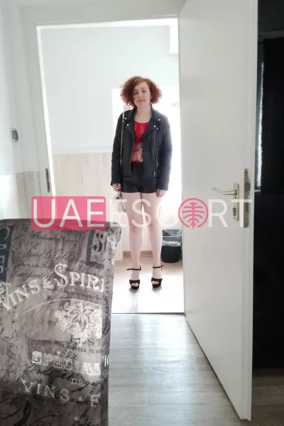 Alyssa, bust size B, height 169, weight 55, age 30
