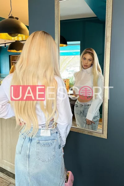 Celina, bust size D, height 169, weight 63, age 24