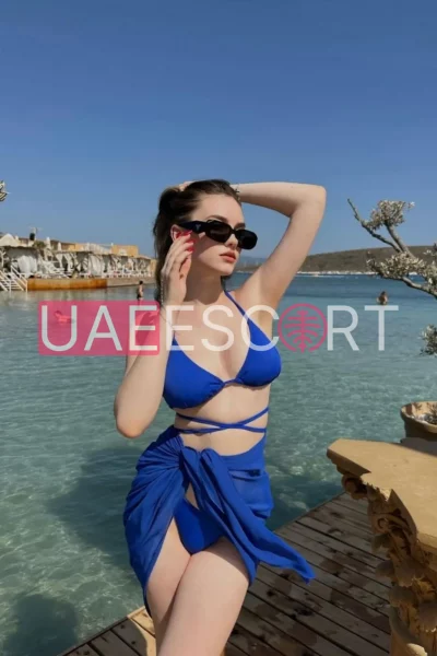 Cleo, bust size B, height 168, weight 54, age 23