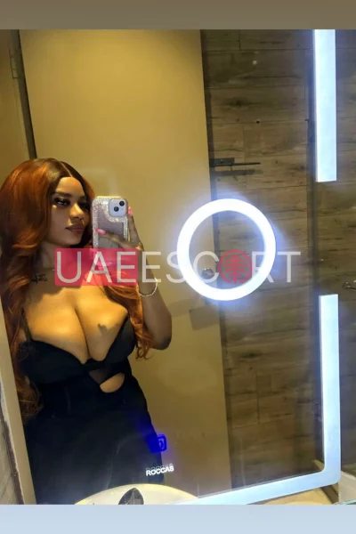 Desi, bust size C, height 157, weight 68, age 27