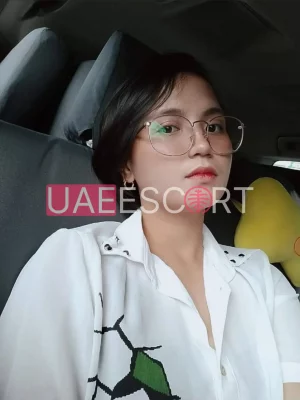 Grace, bust size B, height 165, weight 49, age 20
