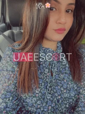 Ayesha , bust size C, height 166, weight 54, age 26