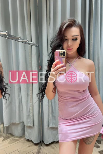 Dara, bust size C, height 171, weight 55, age 24