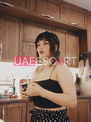 Lim , bust size B, height 165, weight 60, age 28