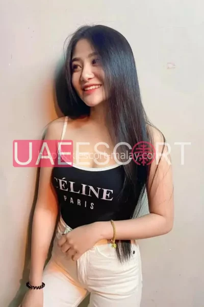 Aida, bust size C, height 162, weight 49, age 23