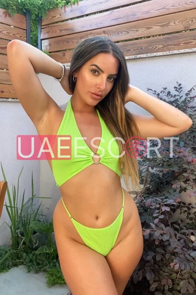 Alaina, bust size C, height 168, weight 54, age 28