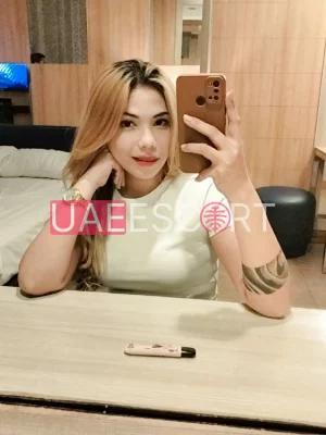 Julianna , bust size B, height 139, weight 140, age 23