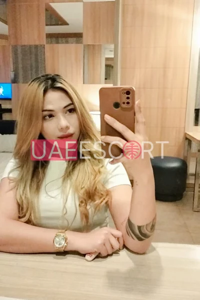 Julianna, bust size B, height 139, weight 140, age 23