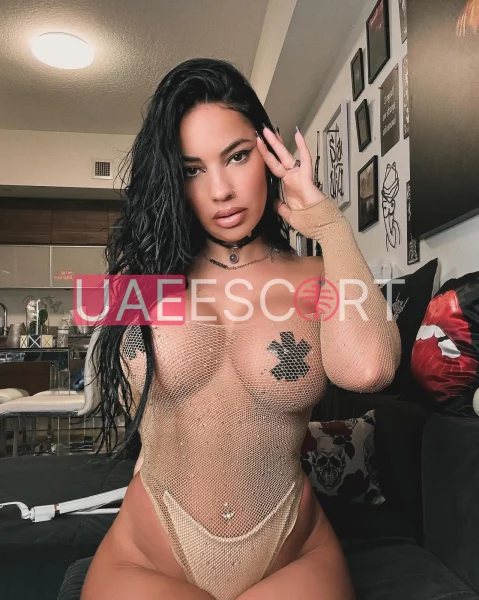 Carri, bust size D, height 172, weight 56, age 28, photo 4