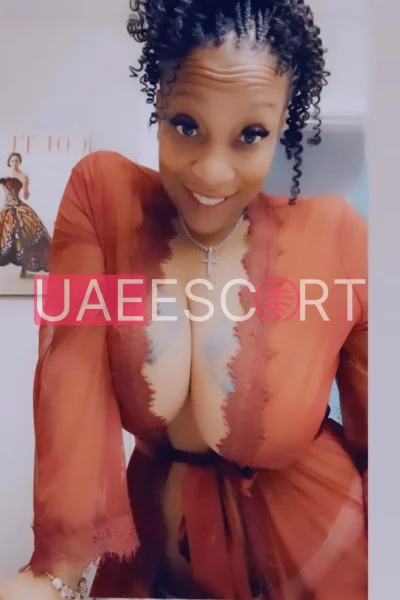 Lilian, bust size B, height 168, weight 55, age 31