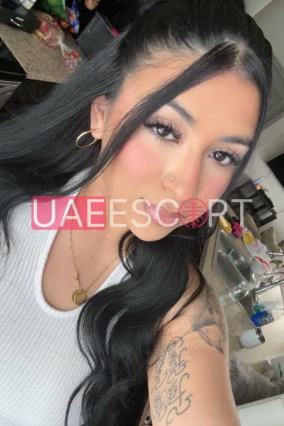 Jeanine, bust size B, height 157, weight 56, age 23