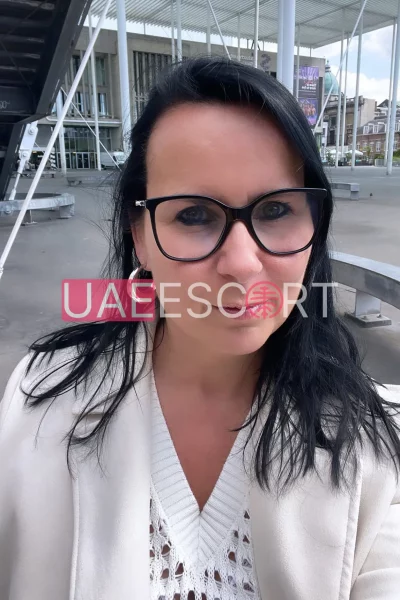 Kaley, bust size D, height 180, weight 69, age 31