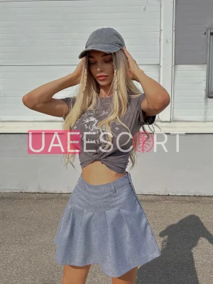 Kandice , bust size C, height 169, weight 63, age 26