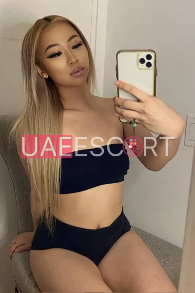Karren, bust size C, height 155, weight 55, age 26