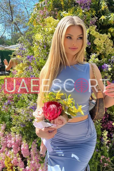 Kylie, bust size D, height 169, weight 66, age 26