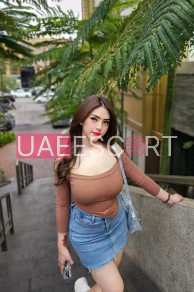 Lakendra, bust size C, height 162, weight 50, age 24