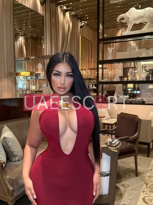 Lillie , bust size B, height 189, weight 79, age 27