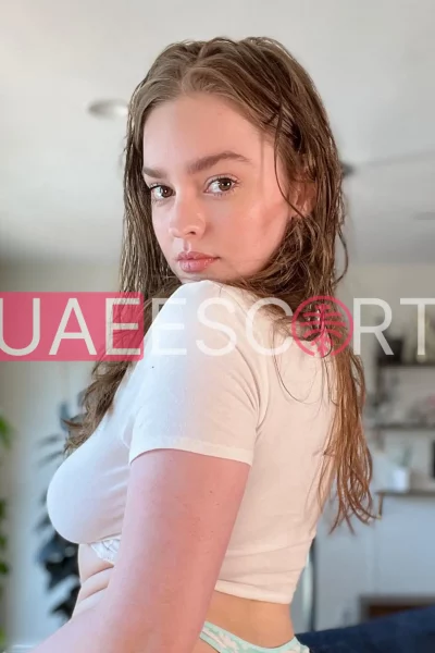 Louise, bust size E, height 174, weight 58, age 25