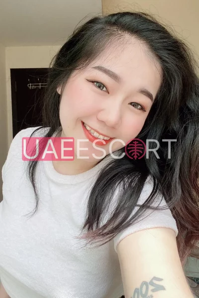 Lucky, bust size D, height 162, weight 45, age 19